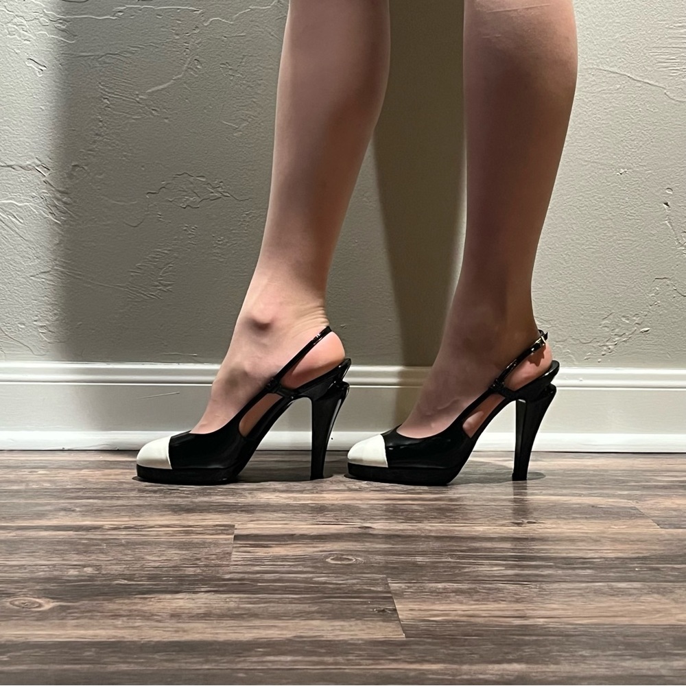 Chanel black patent leather with white cap toe Slingback pumps - Picture 6 of 15